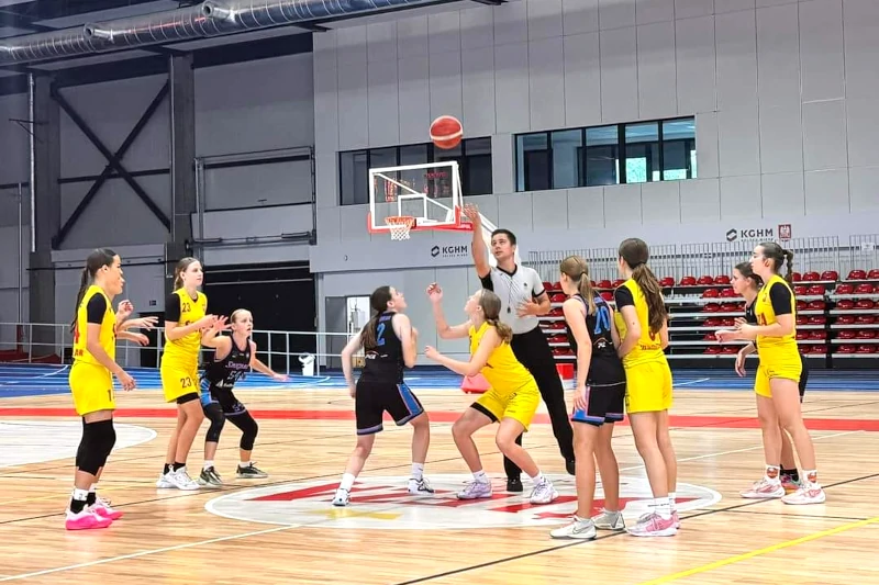 Pierwsza runda w drużynach młodzieżowych KSW Spartakus Jelenia Góra zwycięska. Dobry weekend spartanek